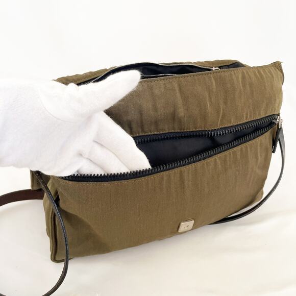 FENDI Vintage Messenger Bag Khaki Canvas Black Leather Adjustable Strap Unisex - Picture 9 of 13